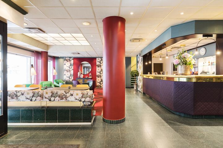 Hotel Lobby