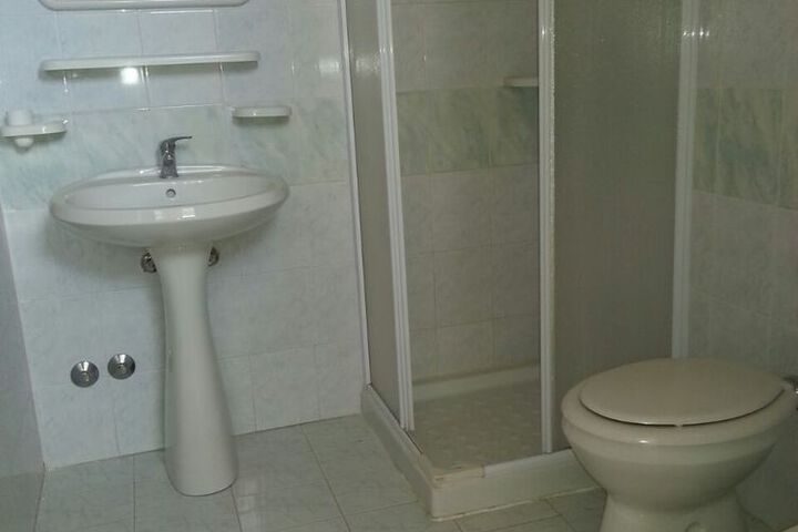 Room 6 of 13