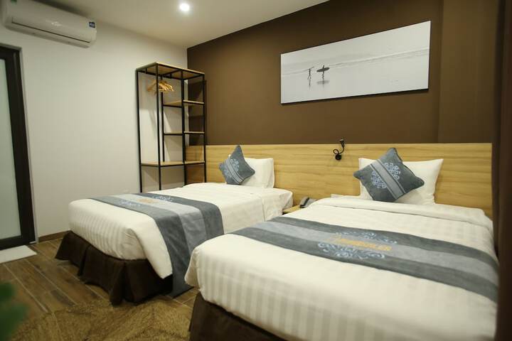 Room 12 of 49