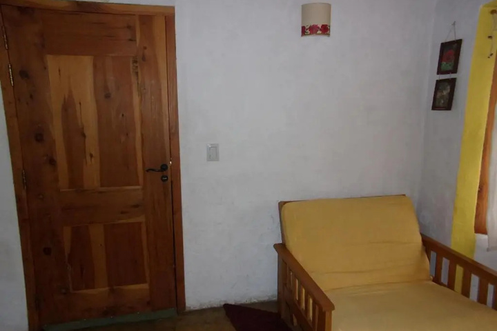 Room 5 of 11