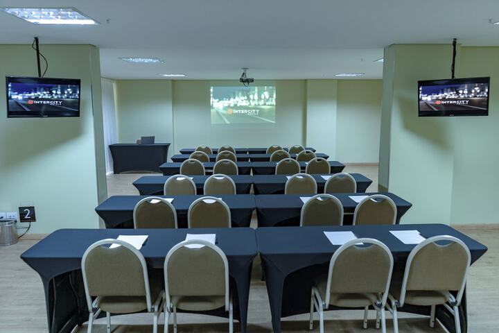 Ballroom/Hall 35 of 41