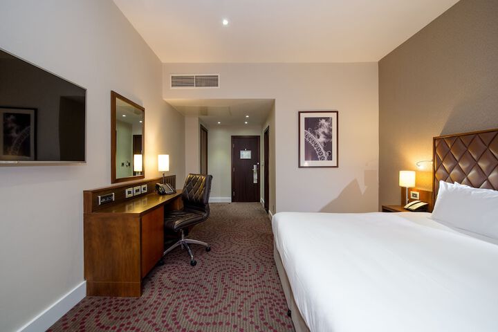 Room 35 of 127