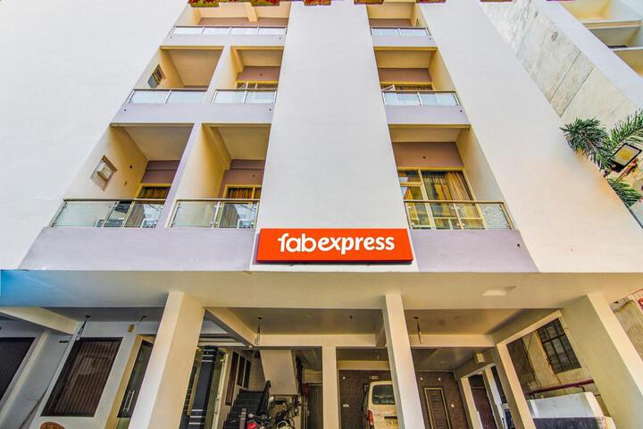 FabExpress Global Inn