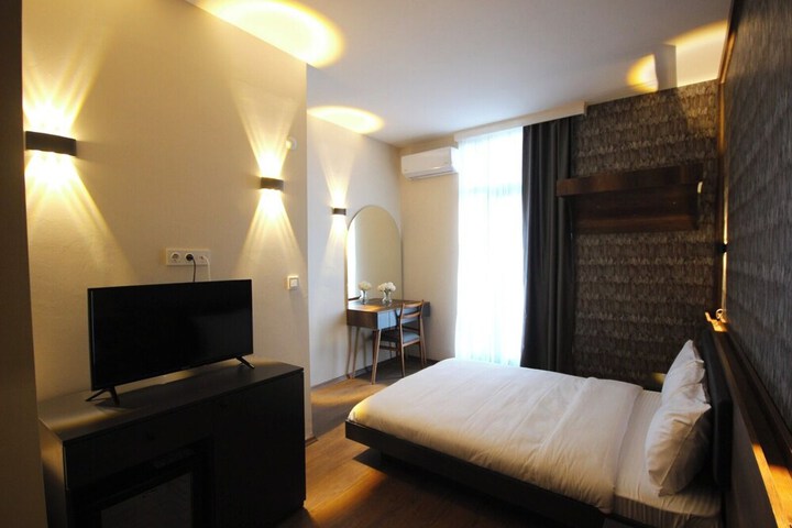 Room 98 of 204