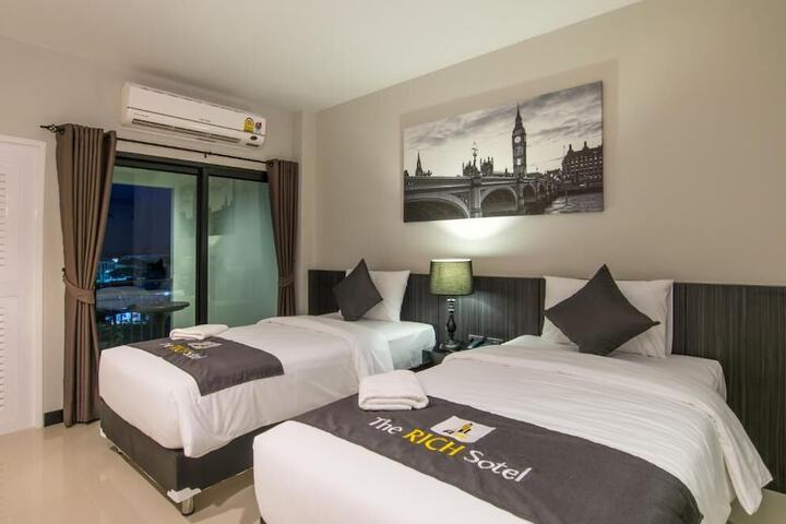 Room 21 of 40