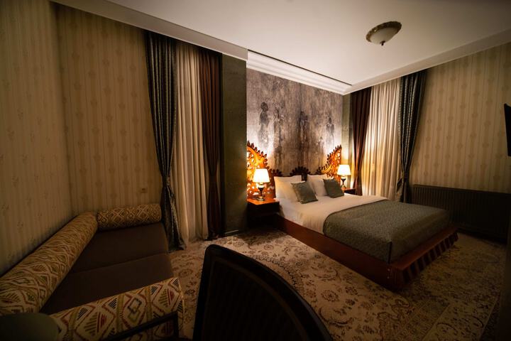 Room 27 of 75