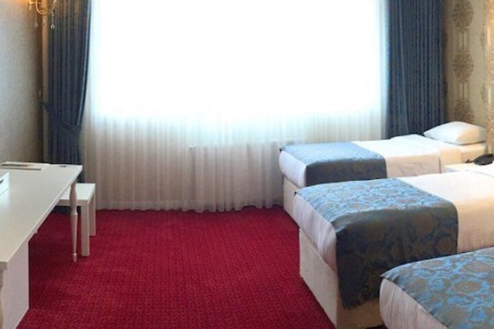 Room 3 of 33