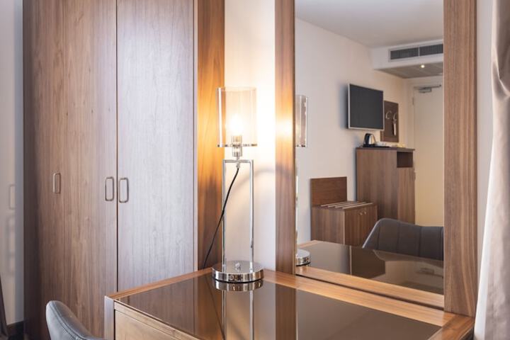 Room 10 of 92