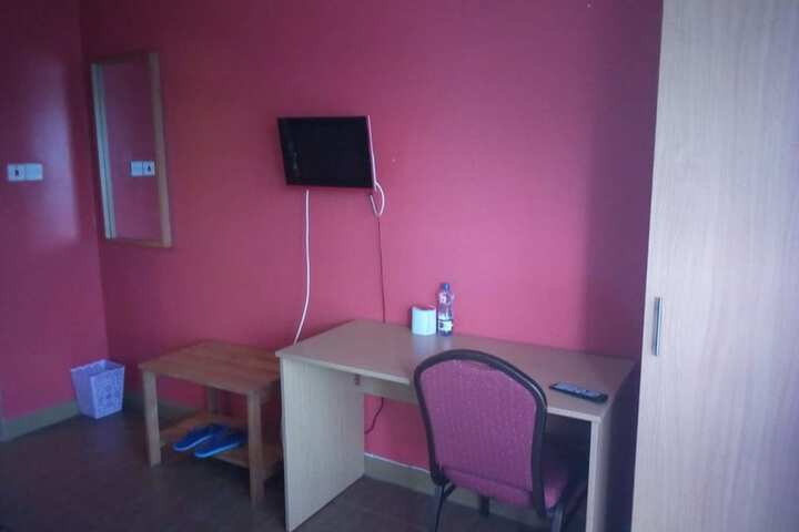 Room 9 of 23