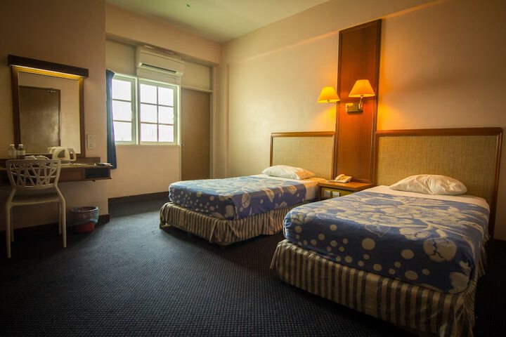 Room 25 of 60