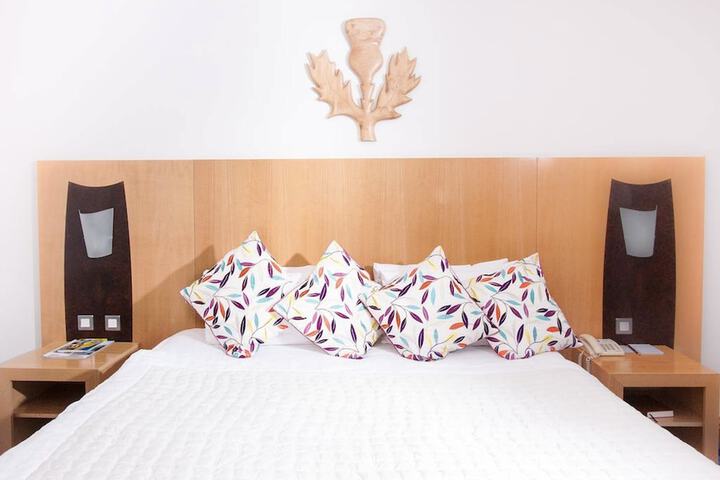 Room 10 of 39