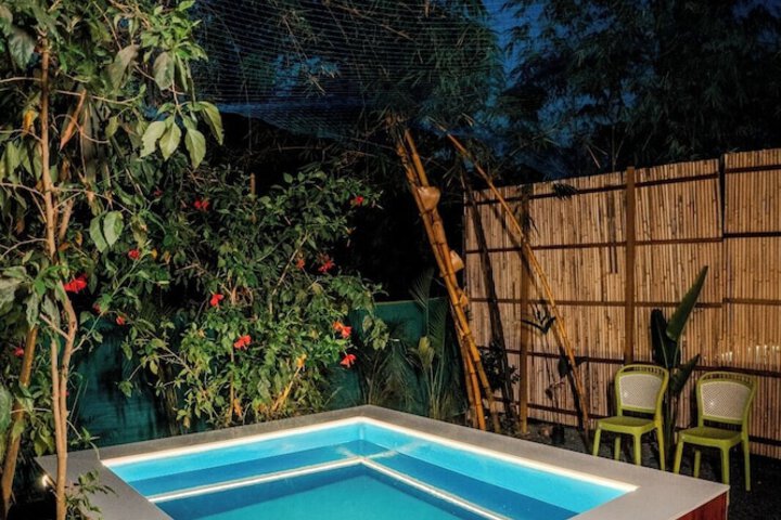 Pool 62 of 83