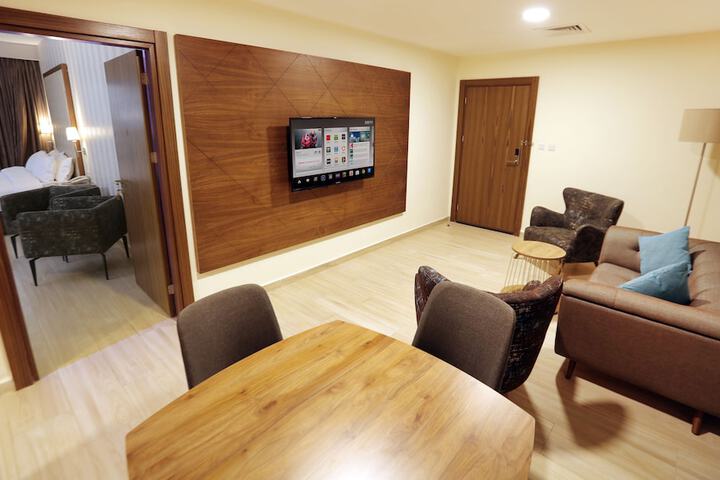 Room 17 of 38