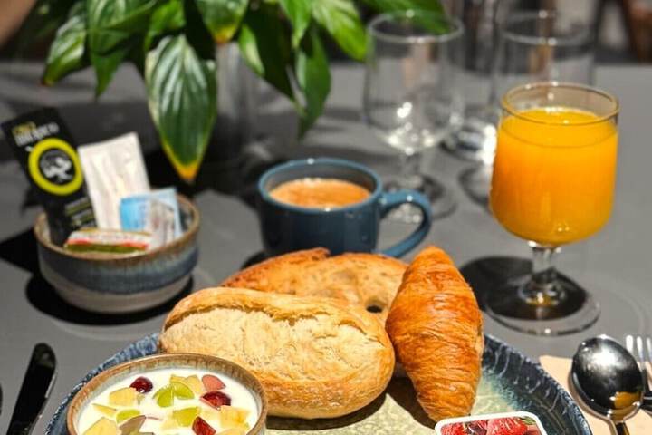 Breakfast/Coffee Service 38 of 45
