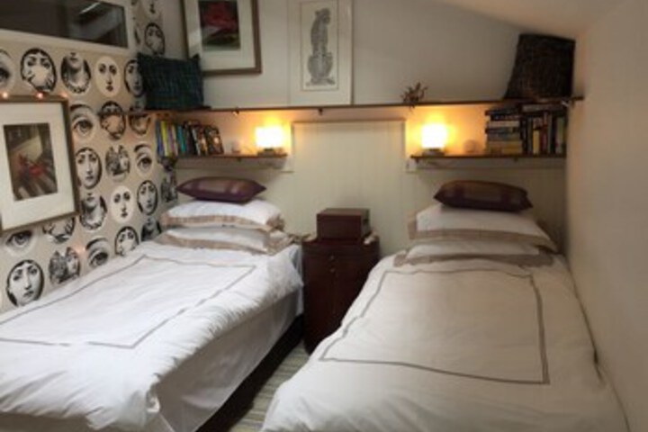 Room 12 of 28