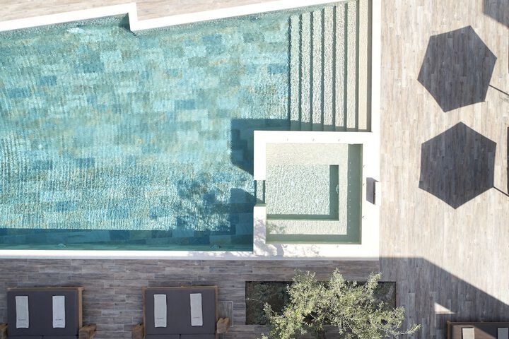 Pool 110 of 178