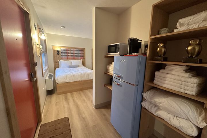 Room 27 of 103