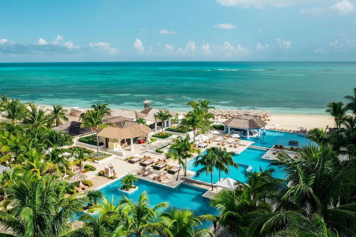 Pool Hotel