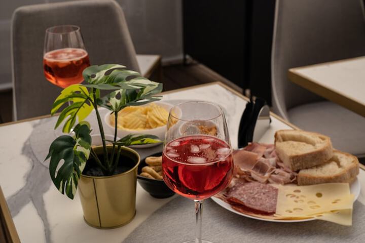 Lounge 190 of 209