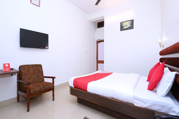 Room 16 of 24