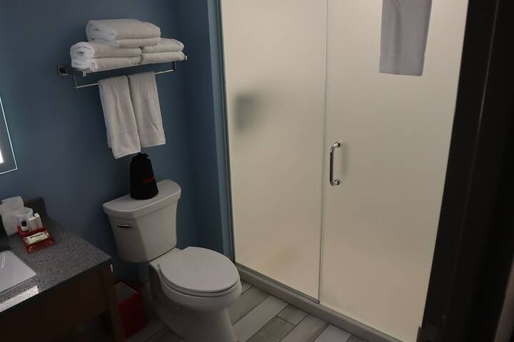 Room 9 of 27