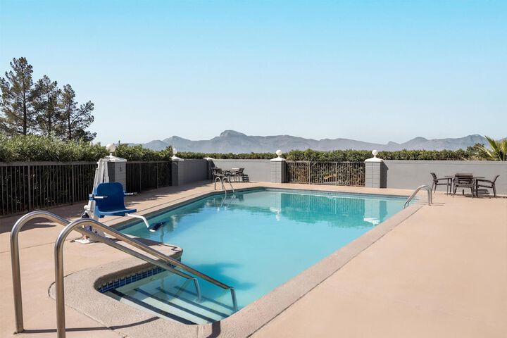 Pool Hotel