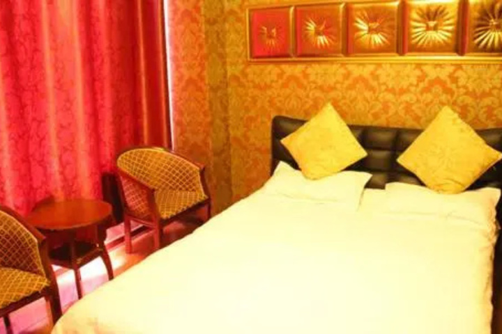 Room 5 of 6