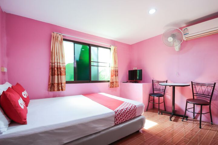 Room 11 of 27