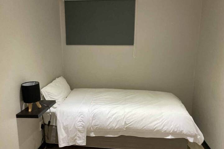 Room 30 of 170