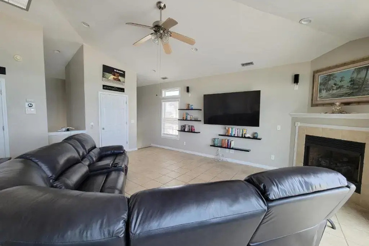 Room 3 of 12
