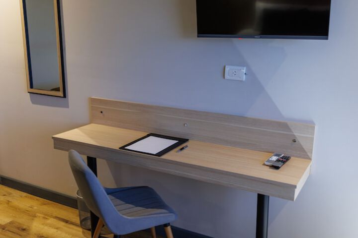 Room 12 of 21