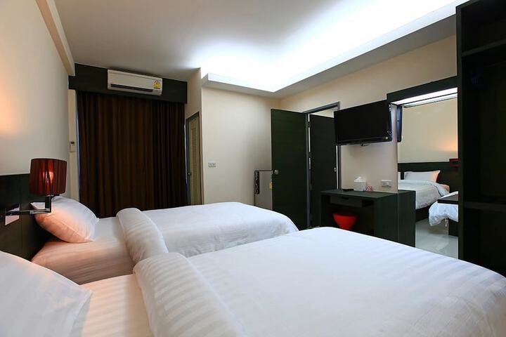 Room 9 of 27