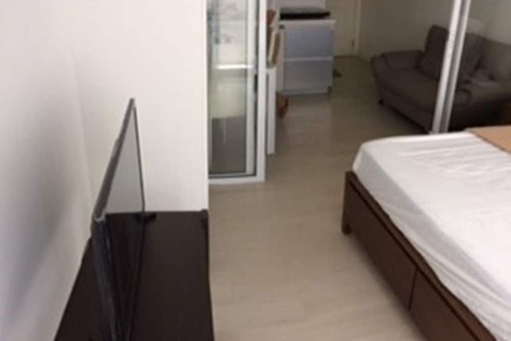Room 10 of 11