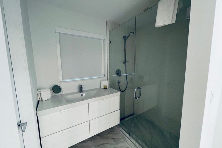Room 9 of 174