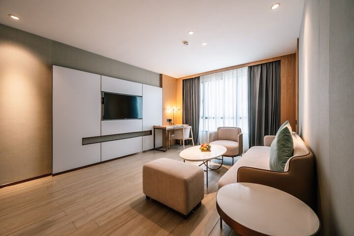 Room 18 of 37