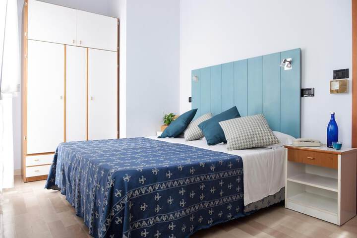 Room 10 of 48