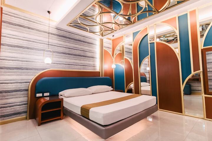 Room 28 of 56