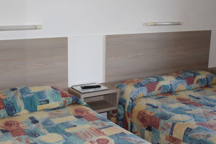 Room 13 of 36