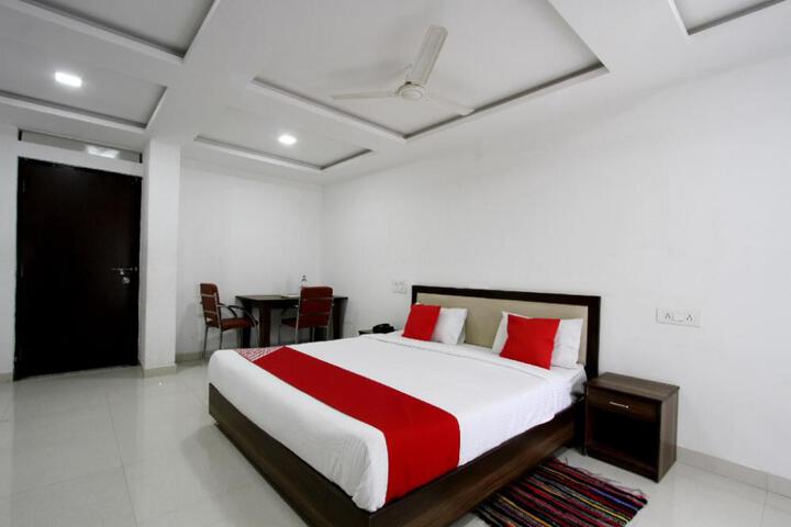OYO Hotel Orange Suites