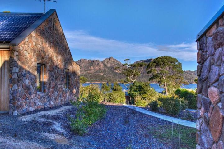Freycinet Stone Studio 5 - Greystone