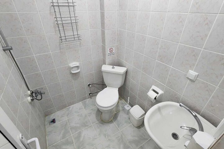 Room 35 of 46