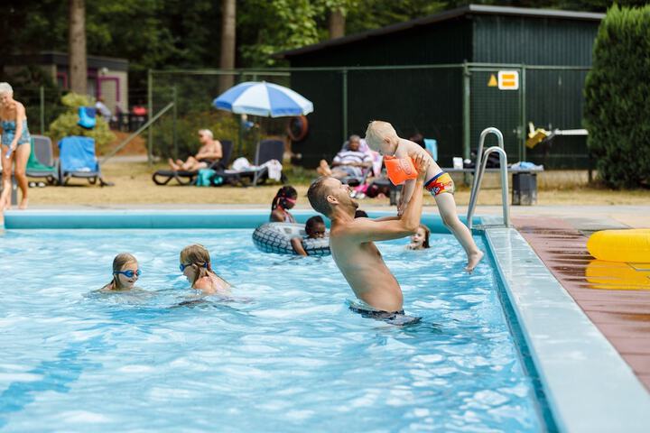 Pool 17 of 27