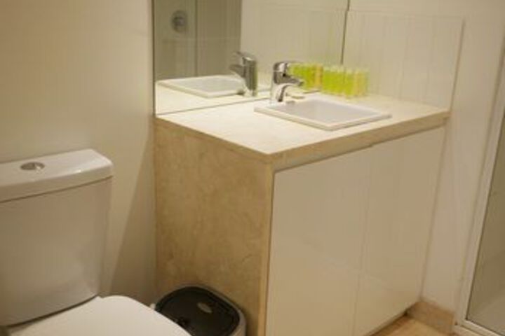 Room 3 of 20