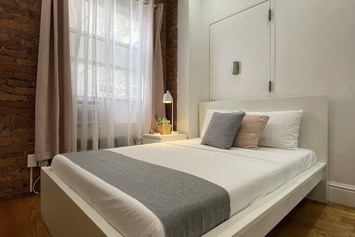 Room 5 of 236