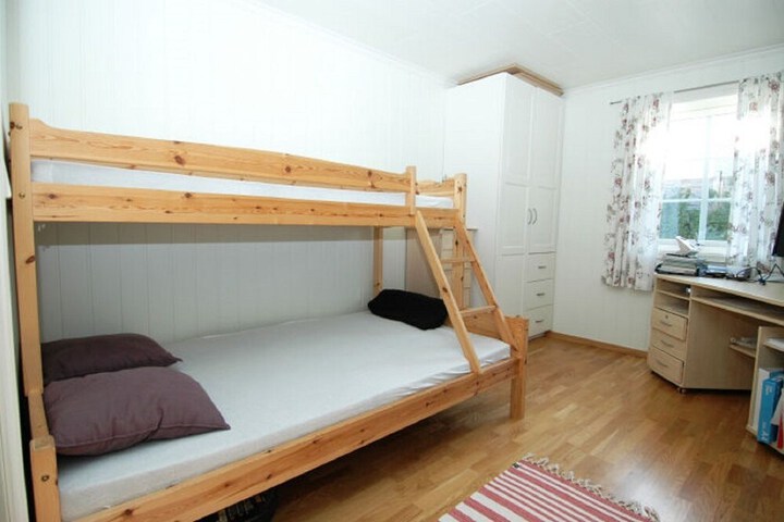 Room 3 of 12