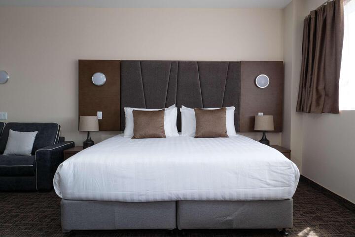 Suite Capacity 2 (11 of 12)