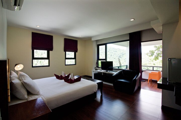 Room 6 of 145