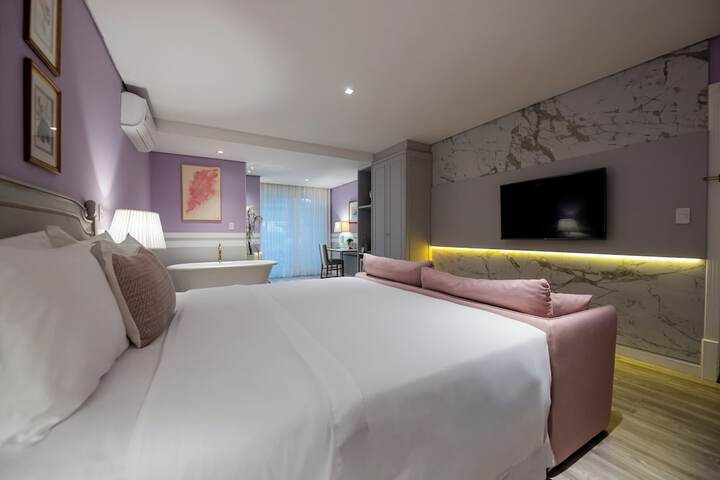 Room 20 of 137
