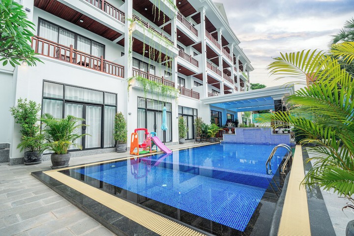Pool 74 of 109