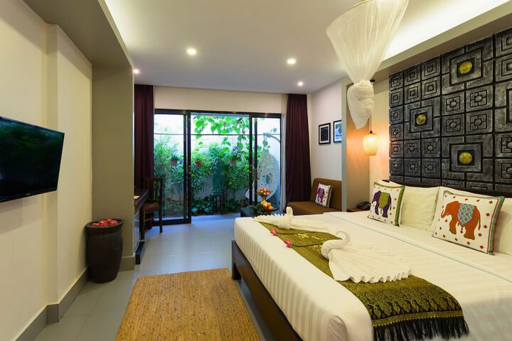 Room 26 of 318